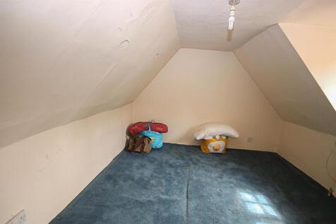 attic room2.jpg
