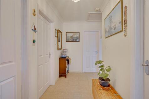 12 Wyndham Way, Newmarket --16.jpg