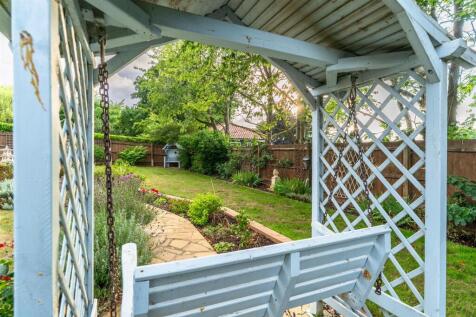 43 Meadow Ln, Newmarket-02250.jpg
