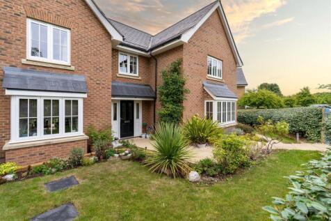 43 Meadow Ln, Newmarket--7.jpg