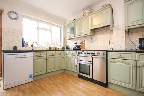 Kitchen 2.jpg