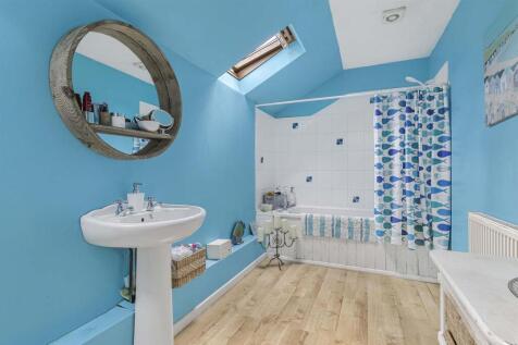 Bathroom.jpg