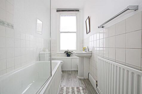 Bathroom.jpg