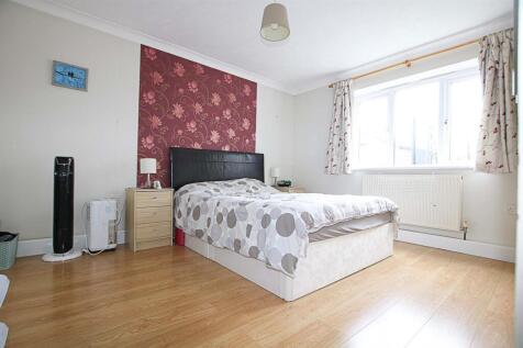 Bedroom 1.jpg