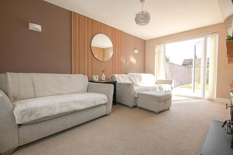 Living Room 2.jpg