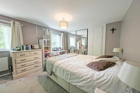 Bed 1.jpg
