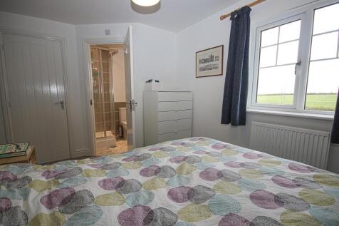 Bed 1 2.jpg