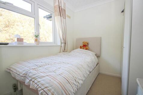 bed 2.jpg
