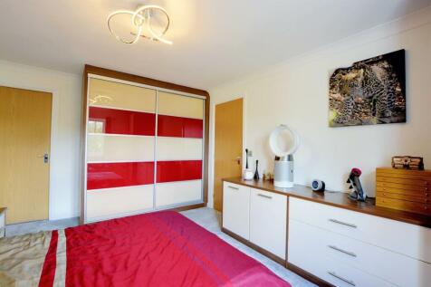 Bedroom 1_2.jpeg
