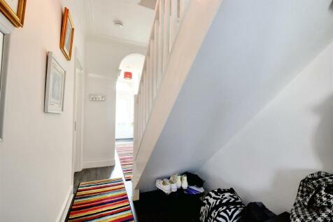 Entrance Hall_3.jpeg