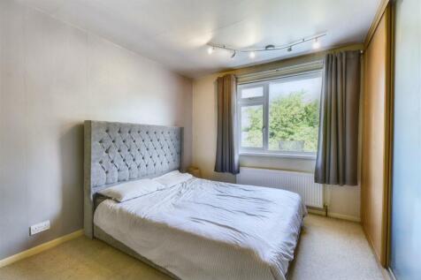 Bedroom 1_2.jpeg