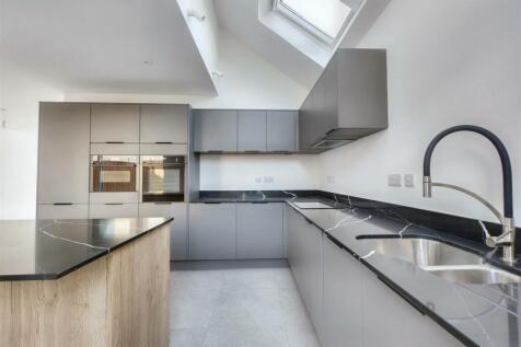 Kitchen_2.jpeg