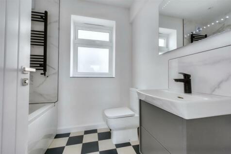 Bathroom_1.jpeg