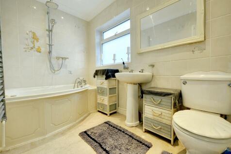 Bathroom_1.jpeg