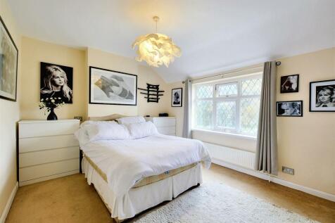 Bedroom 1_1.jpeg