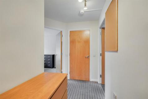 Hallway_2.jpeg