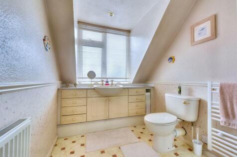 Bathroom_1.jpeg