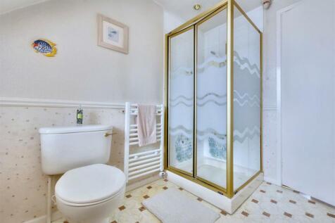 Bathroom_2.jpeg