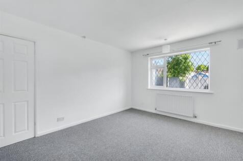 Bedroom 1_2.jpeg