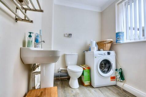 Downstairs Bathroom.jpeg