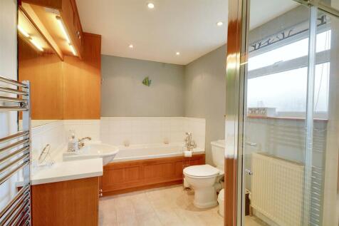 Bathroom_1.jpeg