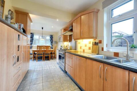 Kitchen_1.jpeg