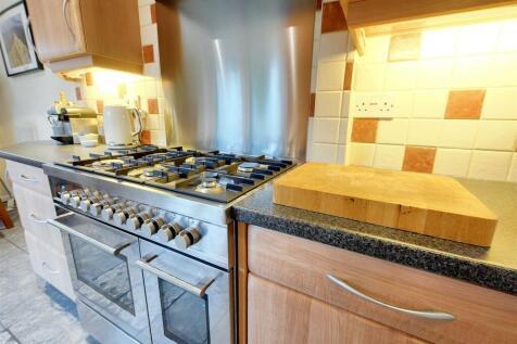 Kitchen_2.jpeg