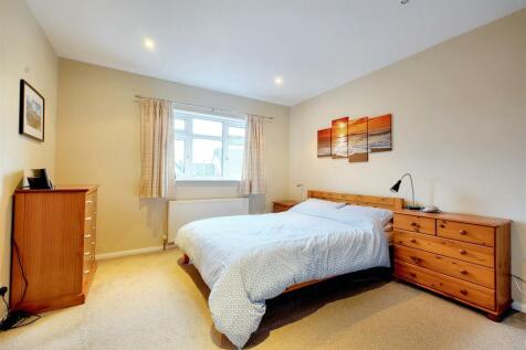 Bedroom 1_2.jpeg
