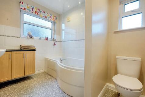 Bathroom_1.jpeg