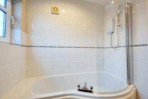 Bathroom_3.jpeg
