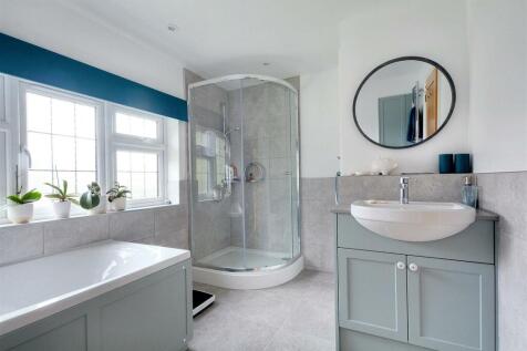 Bathroom (2).jpeg