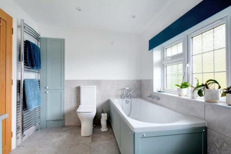 Bathroom (1).jpeg