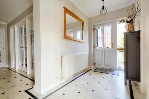 Entrance Hall_3.jpeg