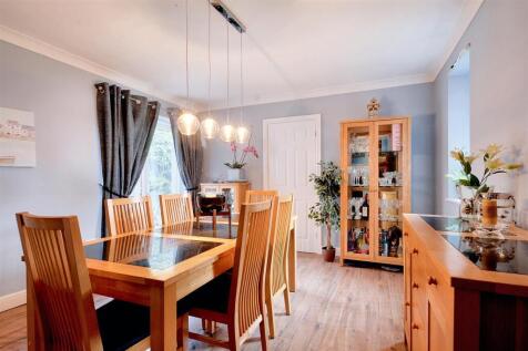 Dining Room_1.jpeg