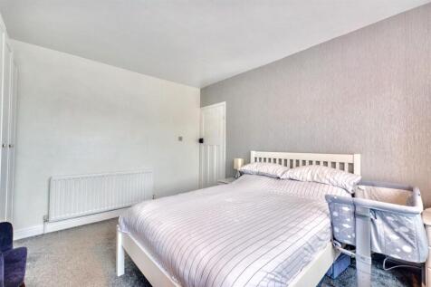 Bedroom 1_2.jpeg