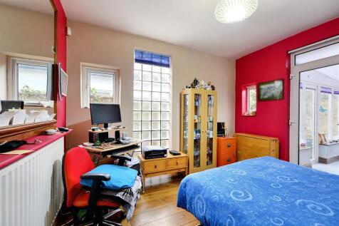 Bedroom 2_4.jpeg
