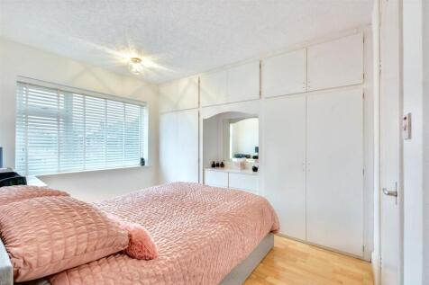 Bedroom 1_1.jpeg