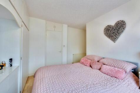 Bedroom 1_2.jpeg