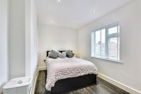 Bedroom 2_1.jpeg
