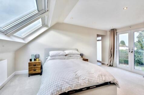 Bedroom 1_2.jpeg
