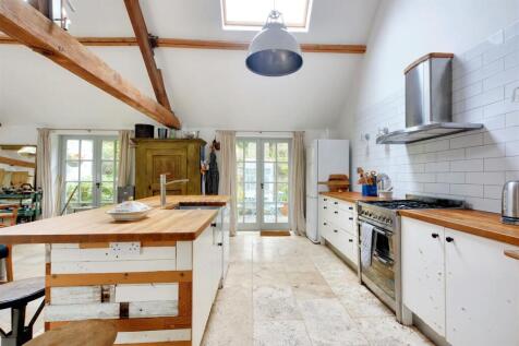 Kitchen_2.jpeg