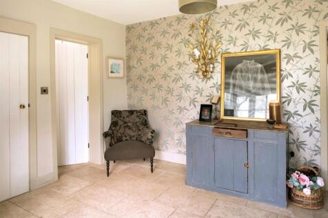 Entrance Hall_.jpeg