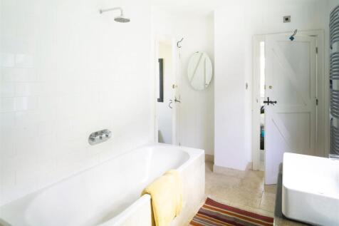 Bathroom_2.jpeg