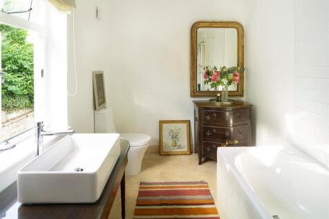 Bathroom.jpeg