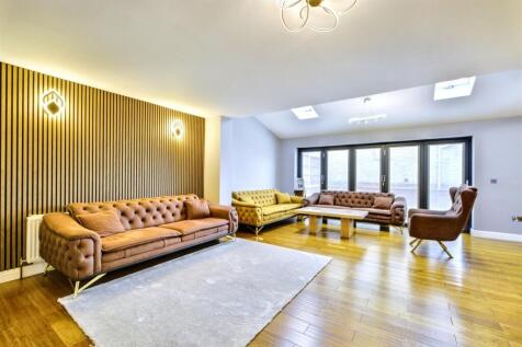 Lounge_2.jpeg