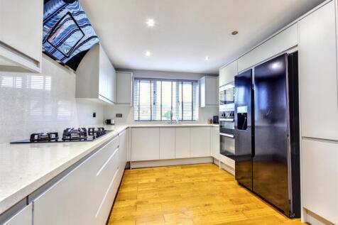 Kitchen_1.jpeg