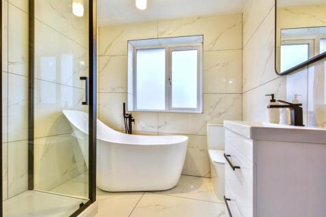 Bathroom_1.jpeg