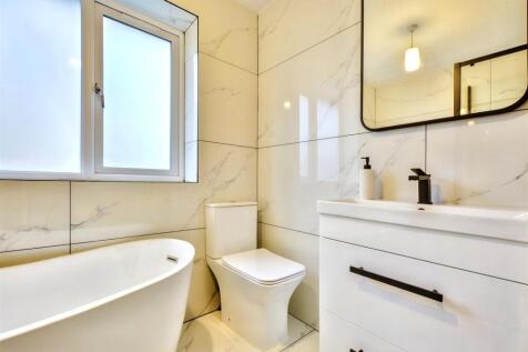 Bathroom_2.jpeg