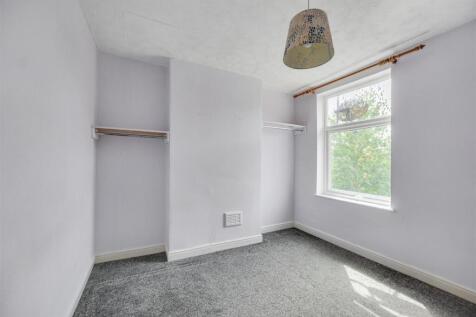 Bedroom 1_1.jpeg