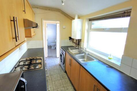 Kitchen 2.jpg